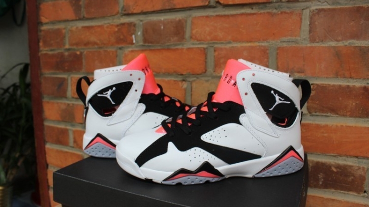  Nike Air Jordan 7 GS “Hot Lava”