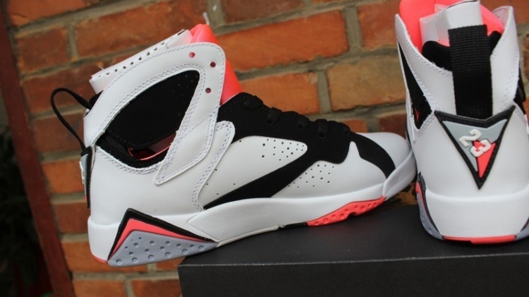  Nike Air Jordan 7 GS “Hot Lava”