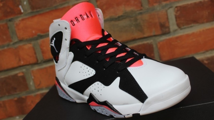  Nike Air Jordan 7 GS “Hot Lava”