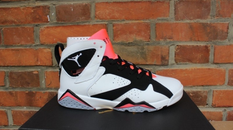  Nike Air Jordan 7 GS “Hot Lava”