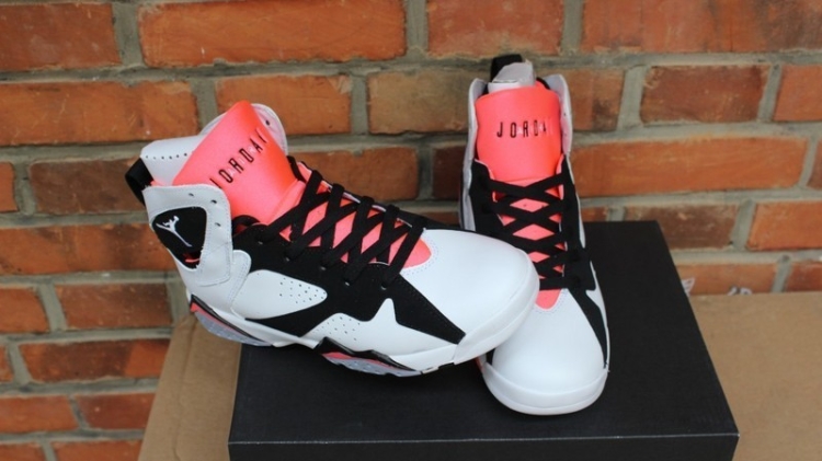  Nike Air Jordan 7 GS “Hot Lava”