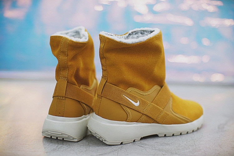 NIKE WMNS GOLKANA BOOT
