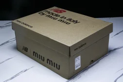MiuMiu x New Balance 530 38165