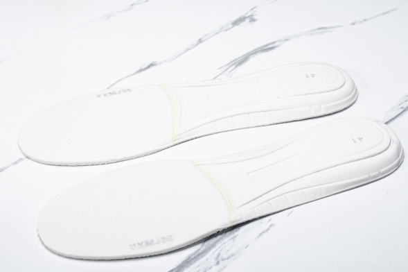 MiuMiu x New Balance 530 38165 