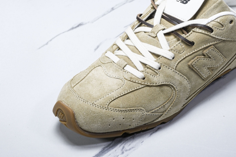 MiuMiu x New Balance 530 38165