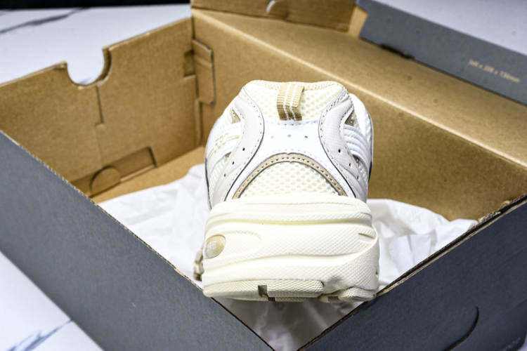  New Balance 530 MR530AA 