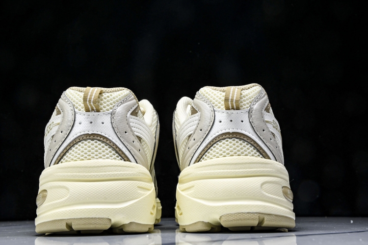  New Balance 530 MR530AA 