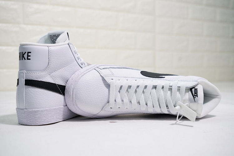 ​​Nike Blazer Mid Retro 845054-102