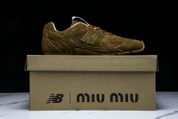 MiuMiu x New Balance 530 38165