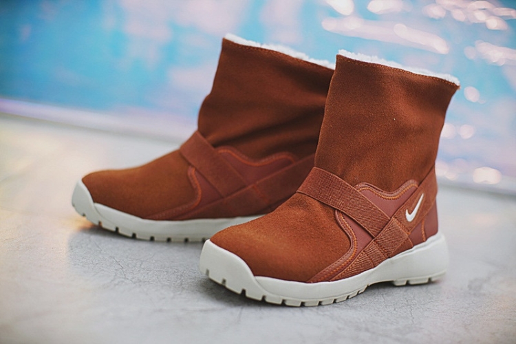 NIKE WMNS GOLKANA BOOT 862513-203