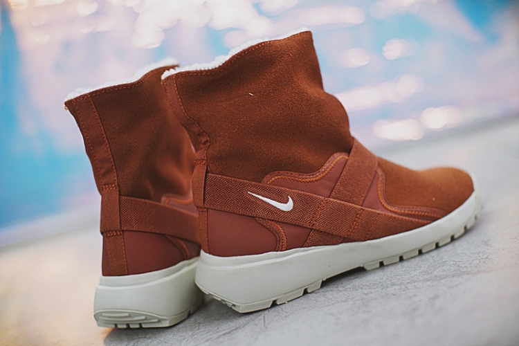 NIKE WMNS GOLKANA BOOT 862513-203