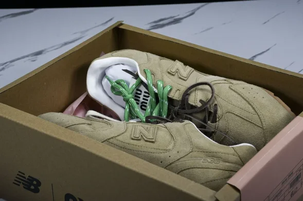 MiuMiu x New Balance 530 5E964D 