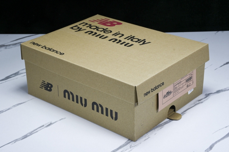  MiuMiu x New Balance 530 5E964D