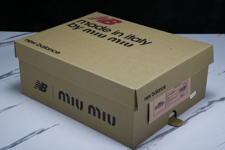  MiuMiu x New Balance 530 5E964D