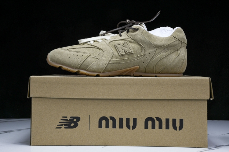  MiuMiu x New Balance 530 5E964D