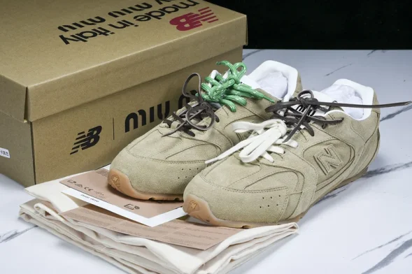 MiuMiu x New Balance 530 5E964D 