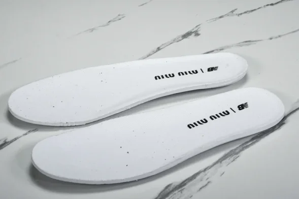 MiuMiu x New Balance 530 5E964D 