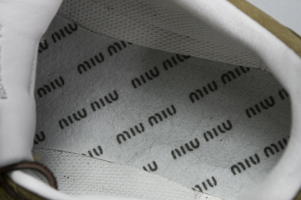 MiuMiu x New Balance 530 5E964D 