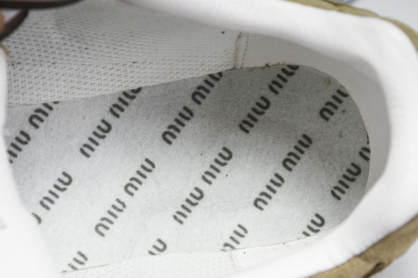 MiuMiu x New Balance 530 5E964D 