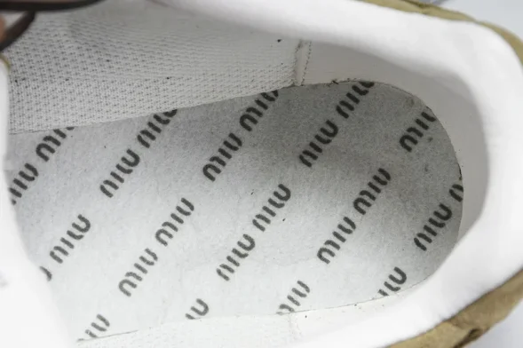 MiuMiu x New Balance 530 5E964D 