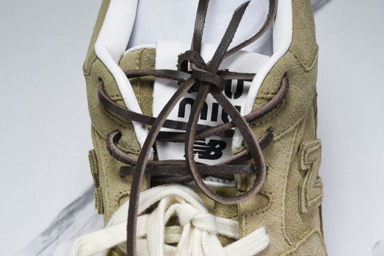  MiuMiu x New Balance 530 5E964D