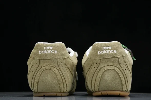 MiuMiu x New Balance 530 5E964D 