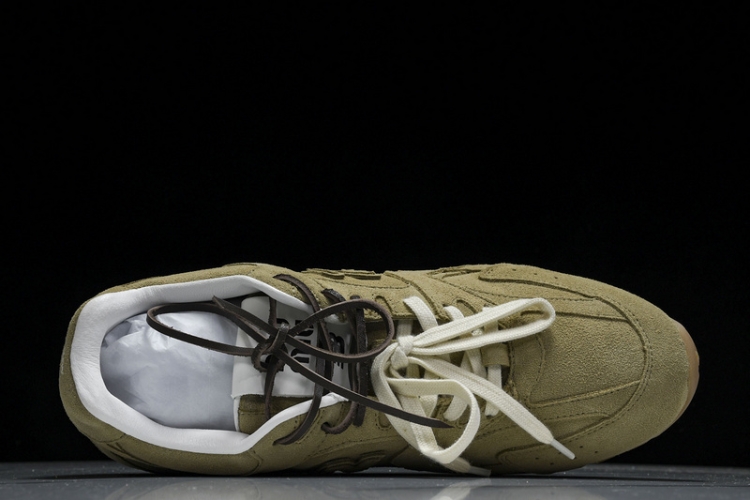  MiuMiu x New Balance 530 5E964D
