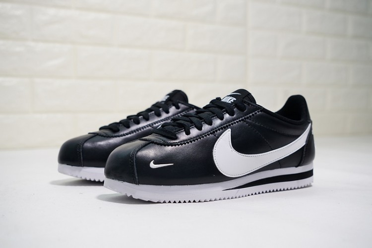 Nike Classic Cortez Premium Mini Swoosh 807480-004