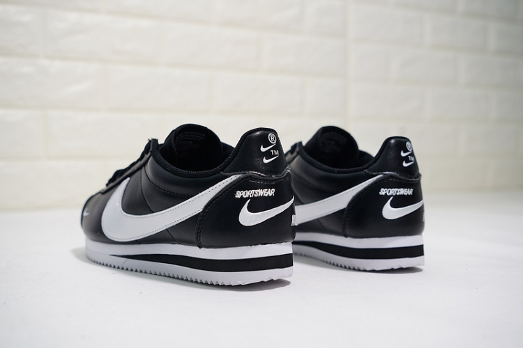 Nike Classic Cortez Premium Mini Swoosh 807480-004