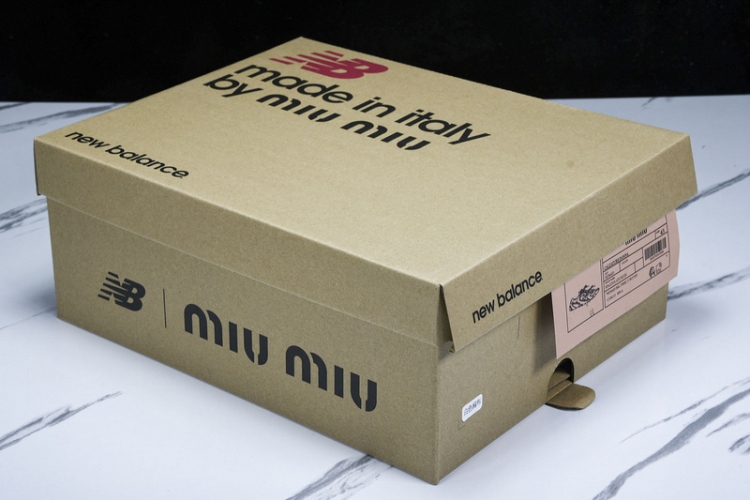  MiuMiu x New Balance 530 5E964D