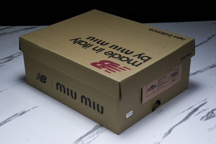  MiuMiu x New Balance 530 5E964D