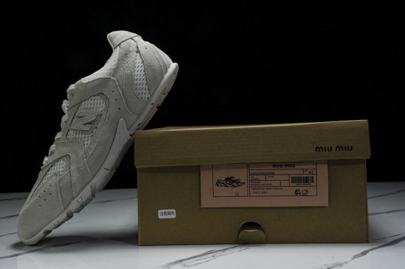 MiuMiu x New Balance 530 5E964D 