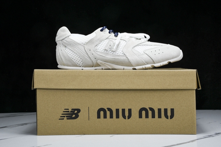  MiuMiu x New Balance 530 5E964D