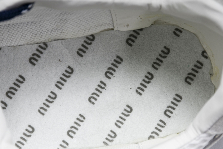  MiuMiu x New Balance 530 5E964D