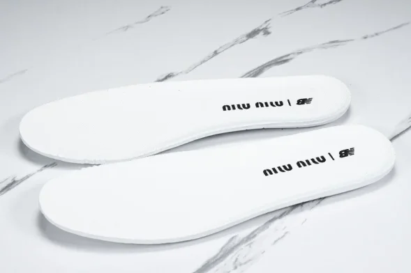 MiuMiu x New Balance 530 5E964D 