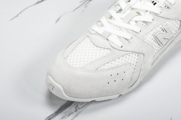  MiuMiu x New Balance 530 5E964D