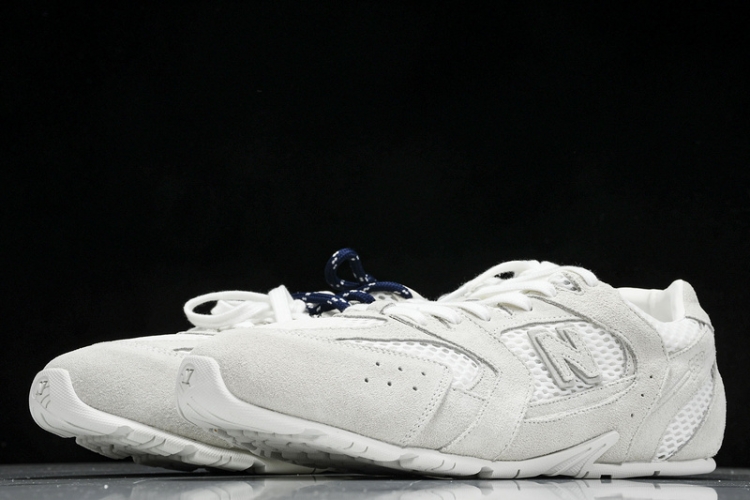  MiuMiu x New Balance 530 5E964D