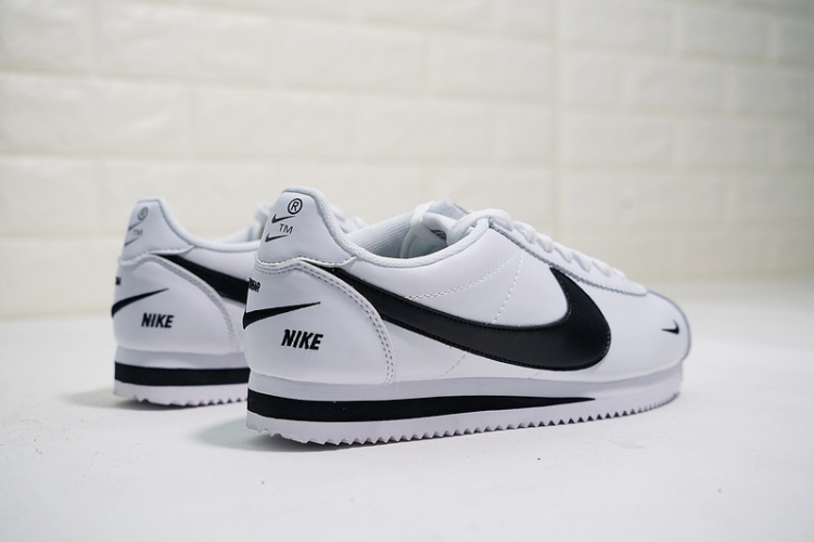 Nike Classic Cortez Premium Mini Swoosh 807480-008