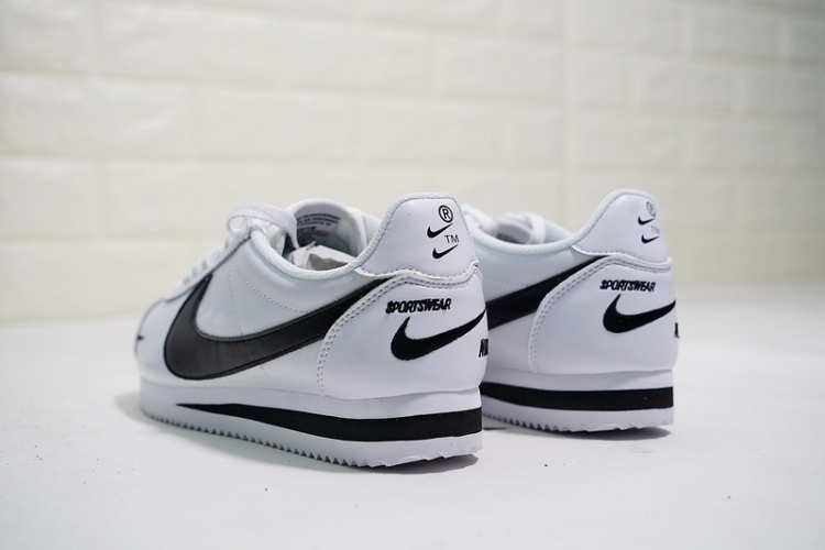 Nike Classic Cortez Premium Mini Swoosh 807480-008