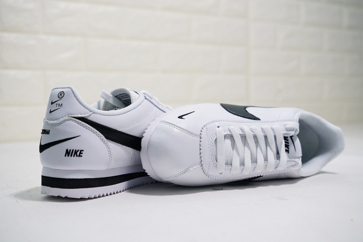 Nike Classic Cortez Premium Mini Swoosh 807480-008