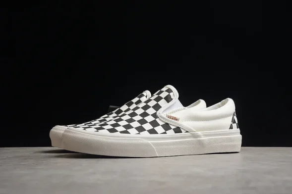 Vans Slip-On VR3 VN0007NC1KP 