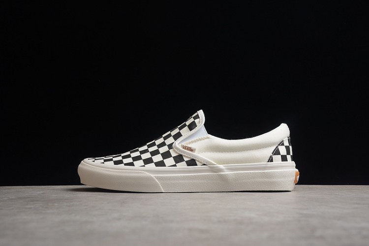 Vans Slip-On VR3 VN0007NC1KP