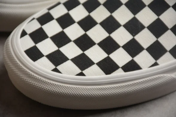 Vans Slip-On VR3 VN0007NC1KP 