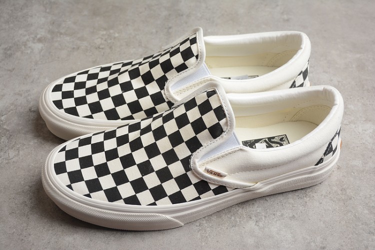 Vans Slip-On VR3 VN0007NC1KP