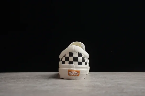 Vans Slip-On VR3 VN0007NC1KP 