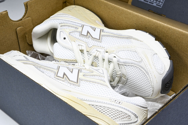  New Balance 740 U740PR2