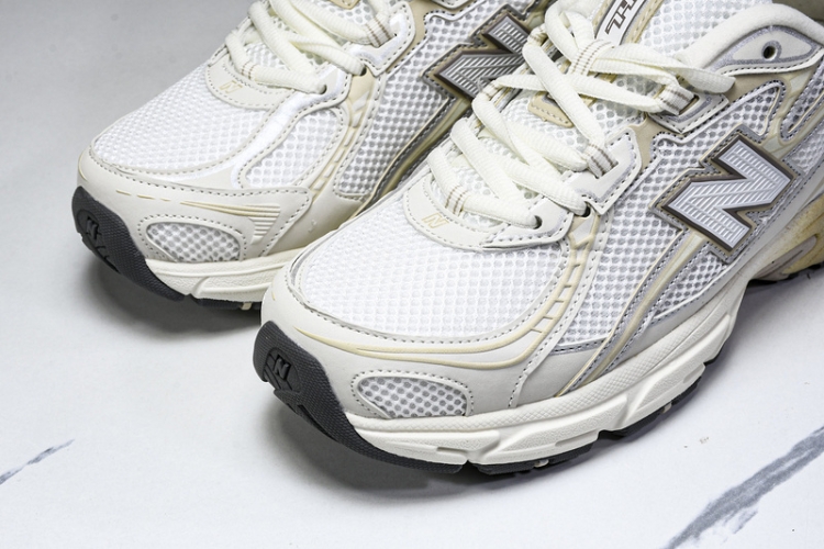  New Balance 740 U740PR2