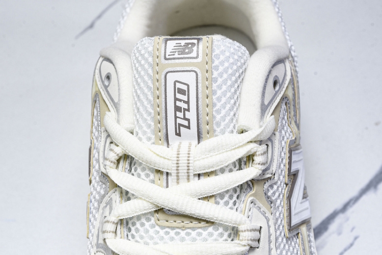  New Balance 740 U740PR2