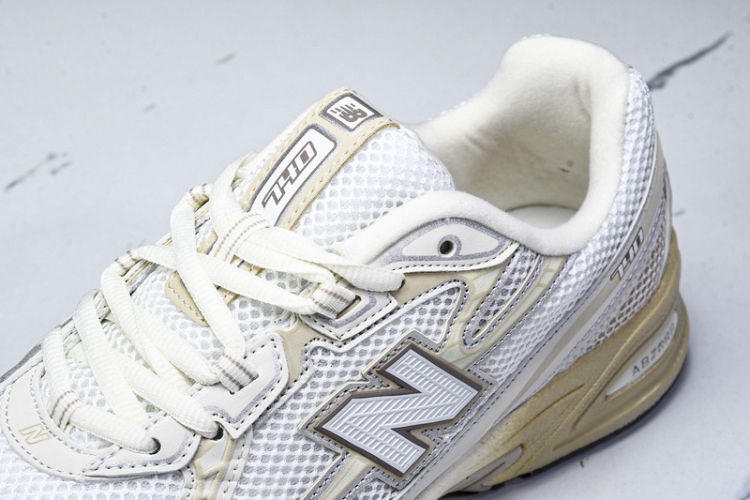  New Balance 740 U740PR2