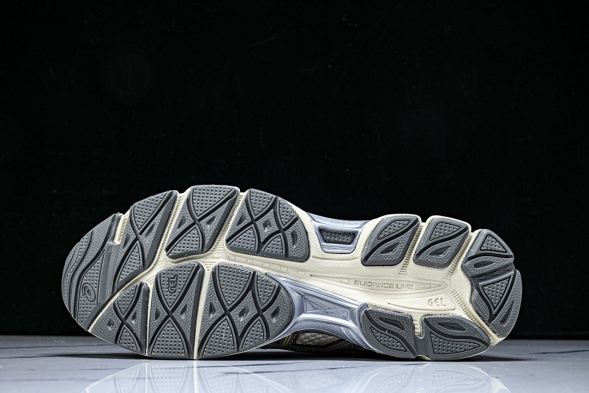 Asics Gel-Cumulus 16 TG 1203A733-101 